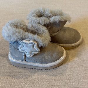 Cozy grey & metallic UGG boots